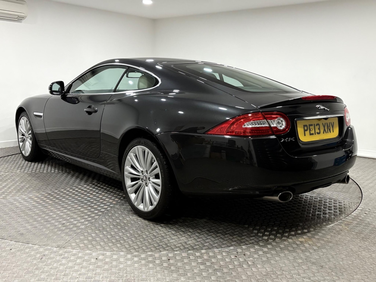 Used Jaguar XK 2013 for sale - 77203573: Photo 5