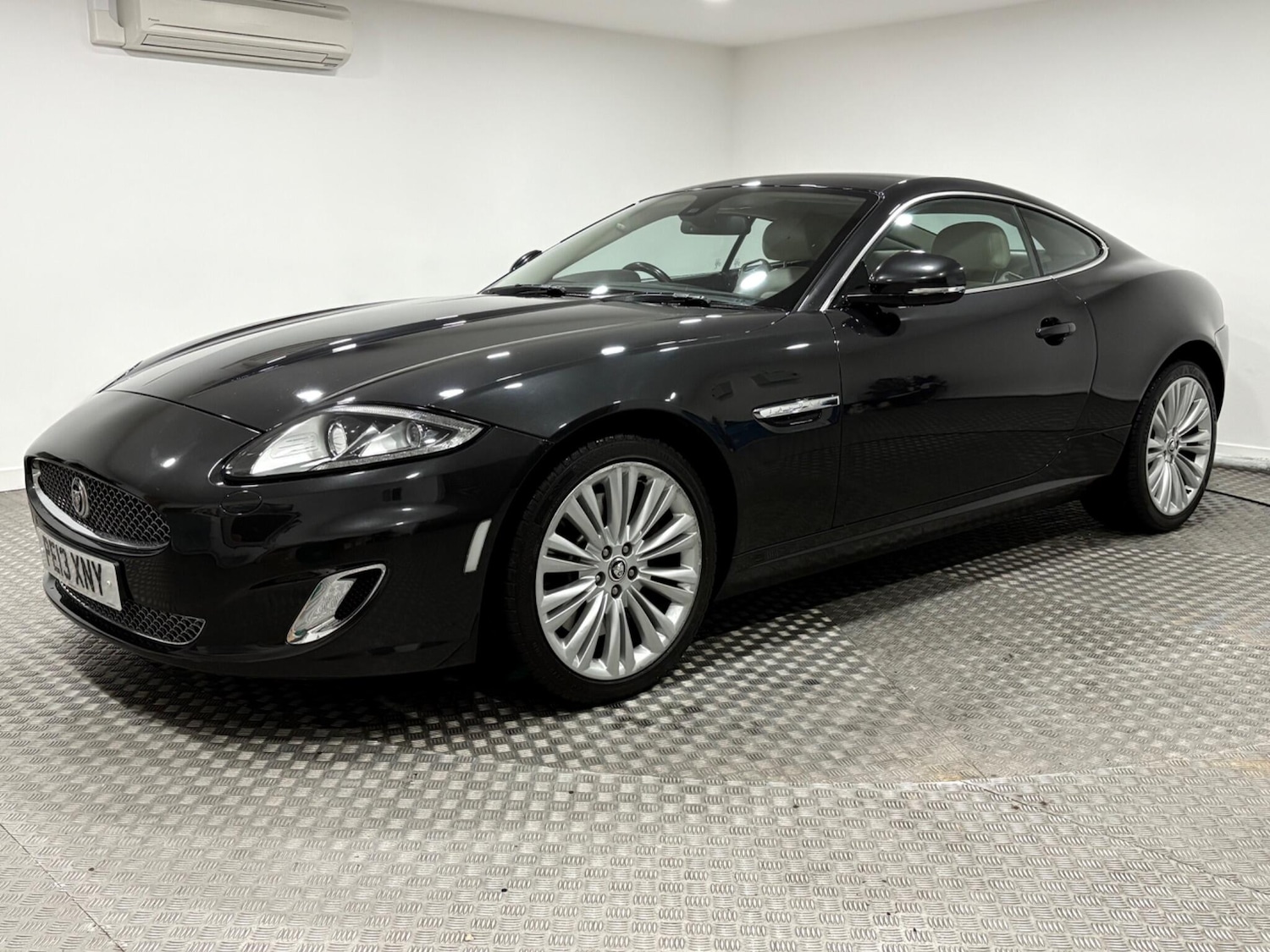 Used Jaguar XK 2013 for sale - 77203573: Photo 7