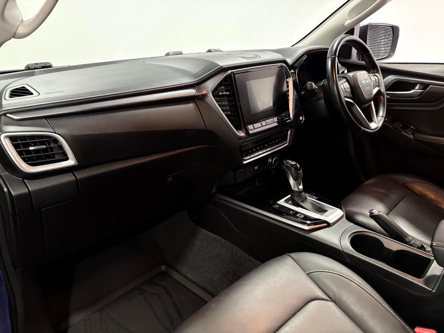 Used Isuzu D-Max 2023 for sale - 77021070: Photo 11