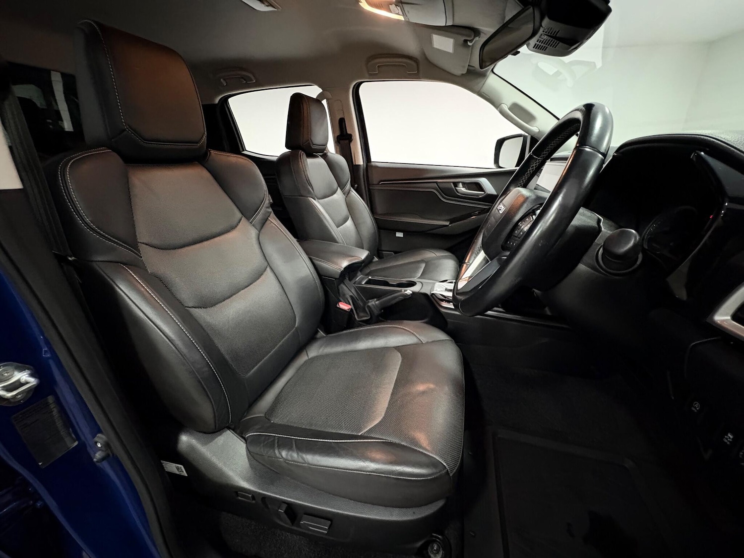 Used Isuzu D-Max 2023 for sale - 77021070: Photo 12