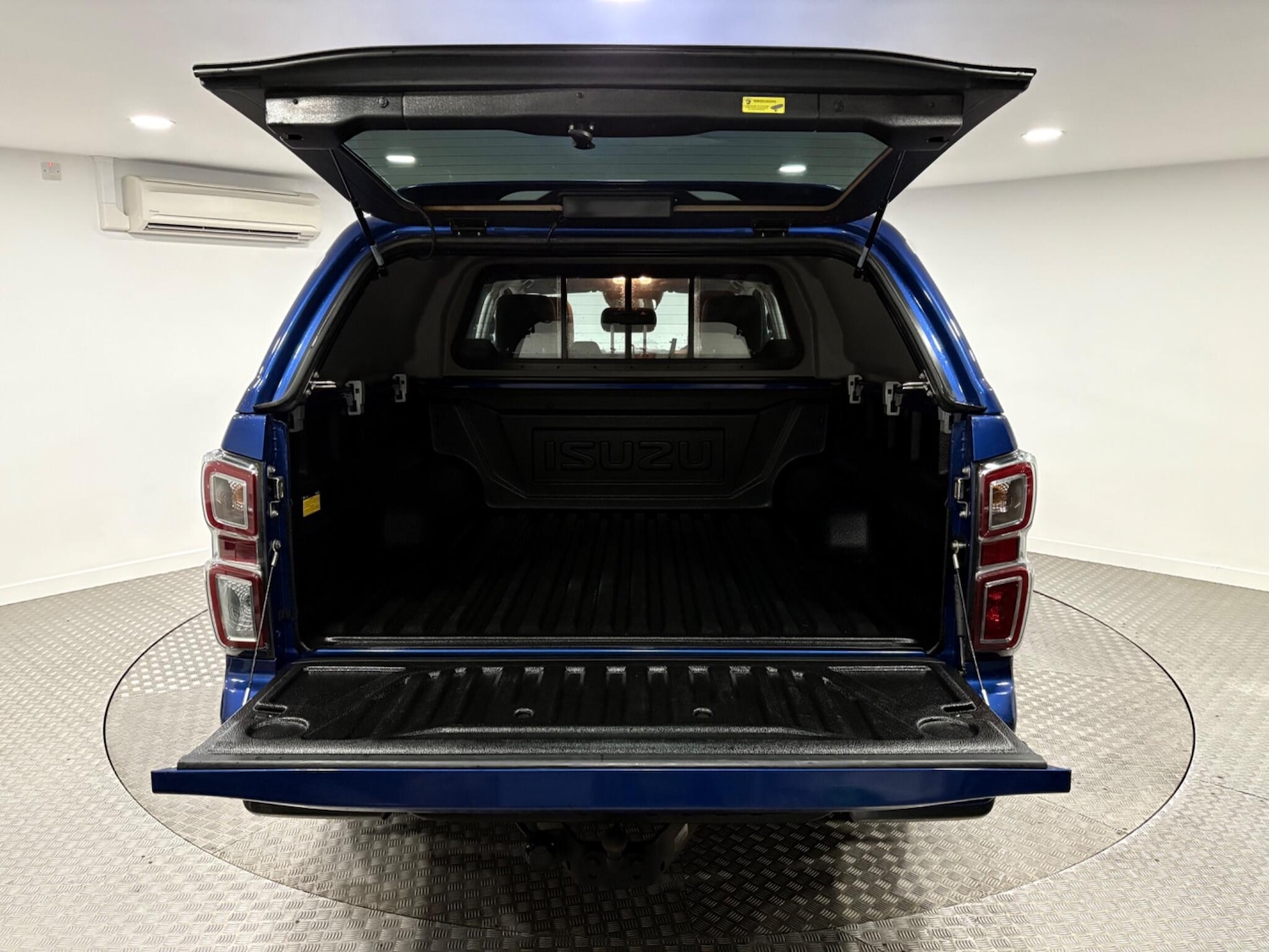 Used Isuzu D-Max 2023 for sale - 77021070: Photo 41
