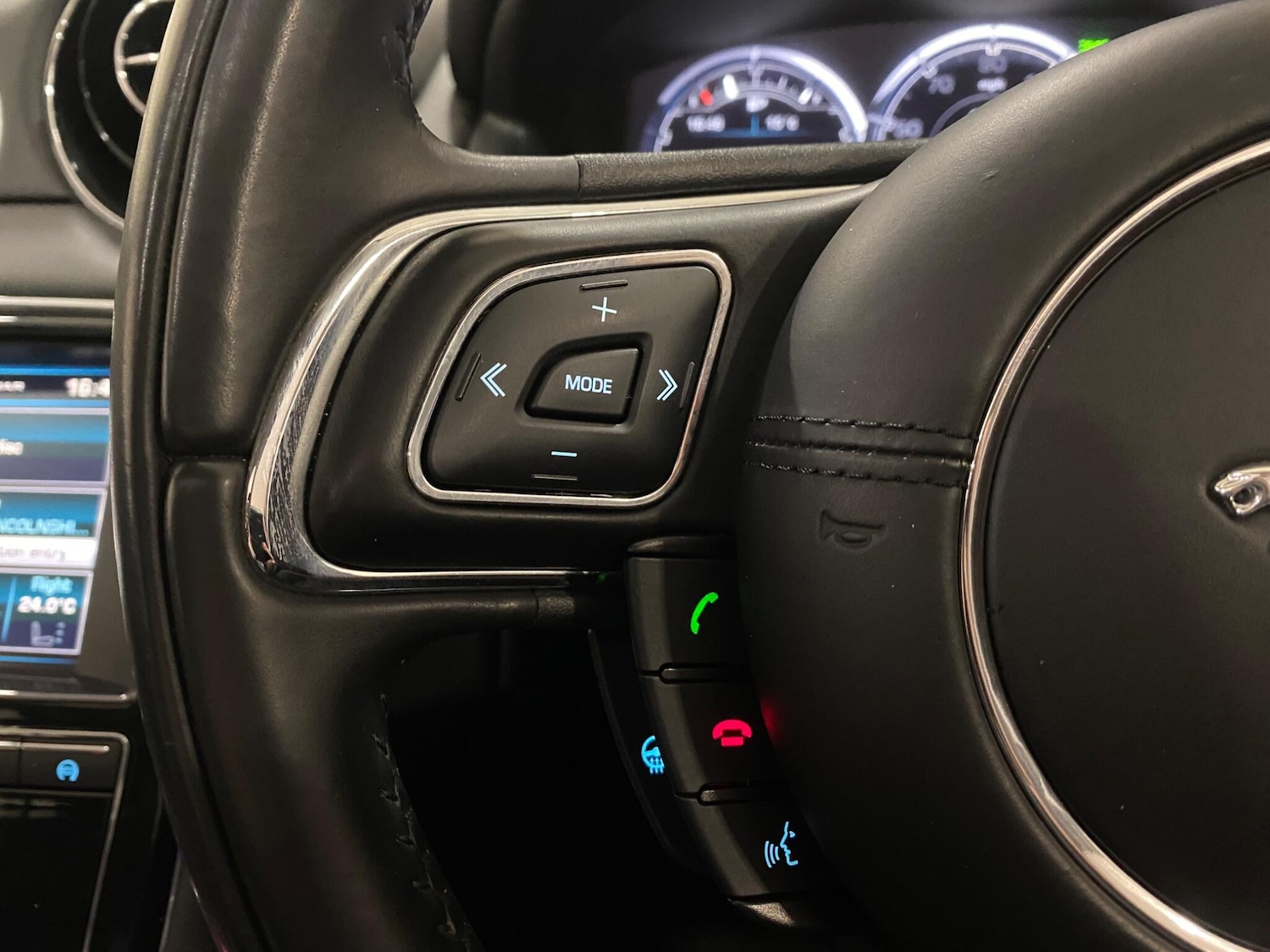 Used Jaguar XJ 2015 for sale - 77191173: Photo 18