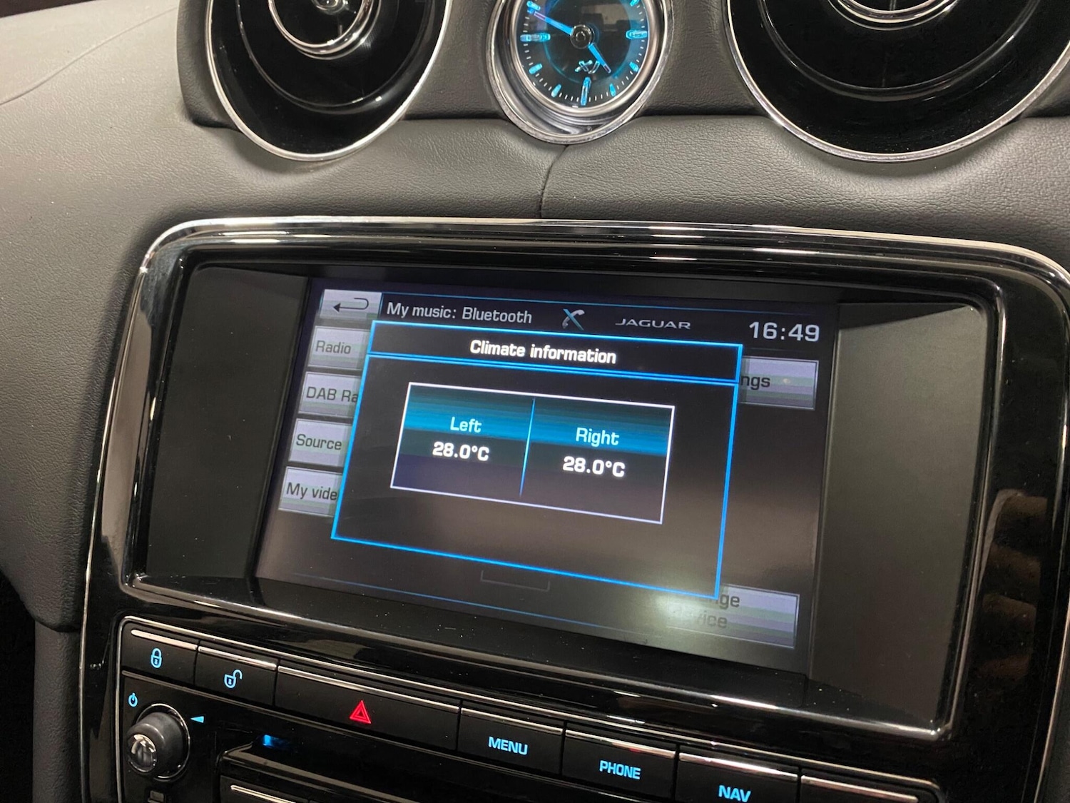 Used Jaguar XJ 2015 for sale - 77191173: Photo 28