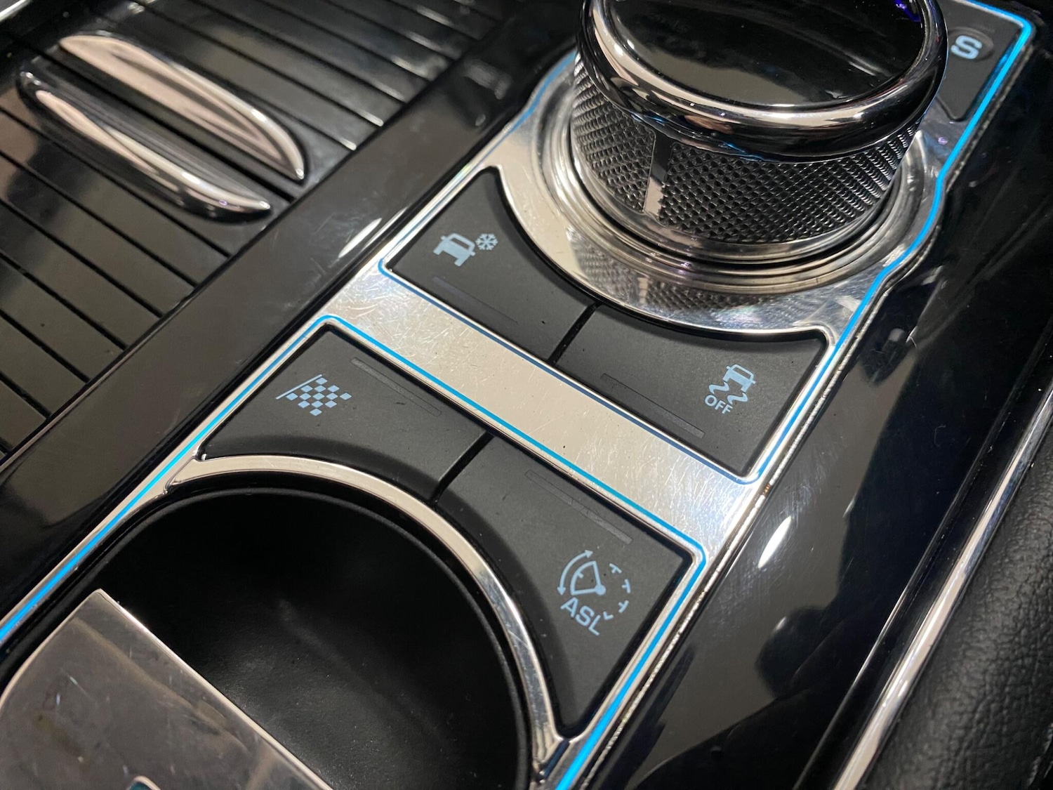 Used Jaguar XJ 2015 for sale - 77191173: Photo 32