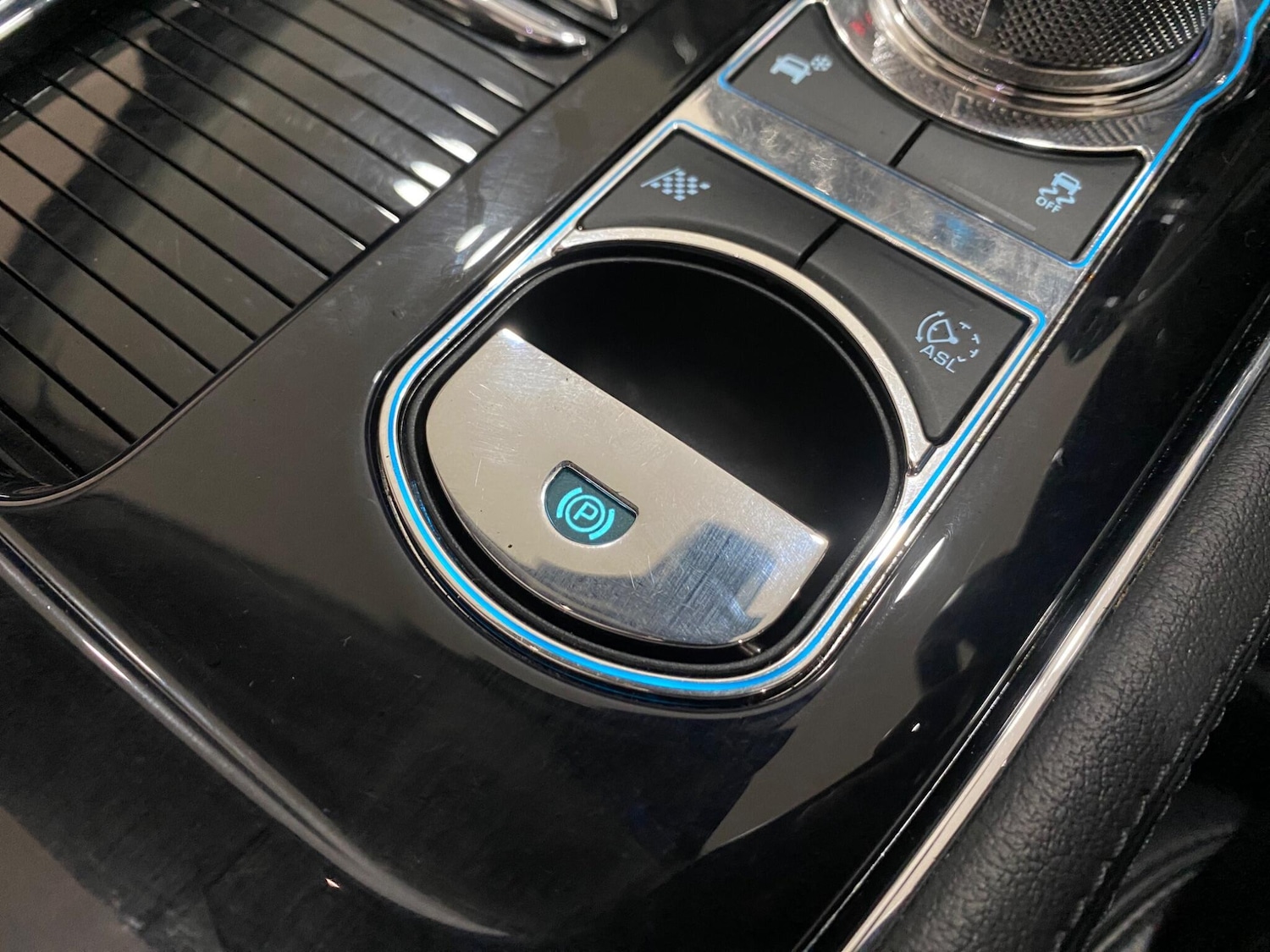 Used Jaguar XJ 2015 for sale - 77191173: Photo 33