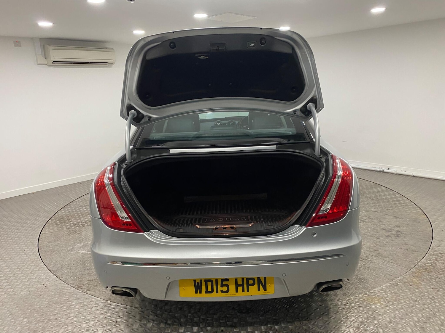 Used Jaguar XJ 2015 for sale - 77191173: Photo 48