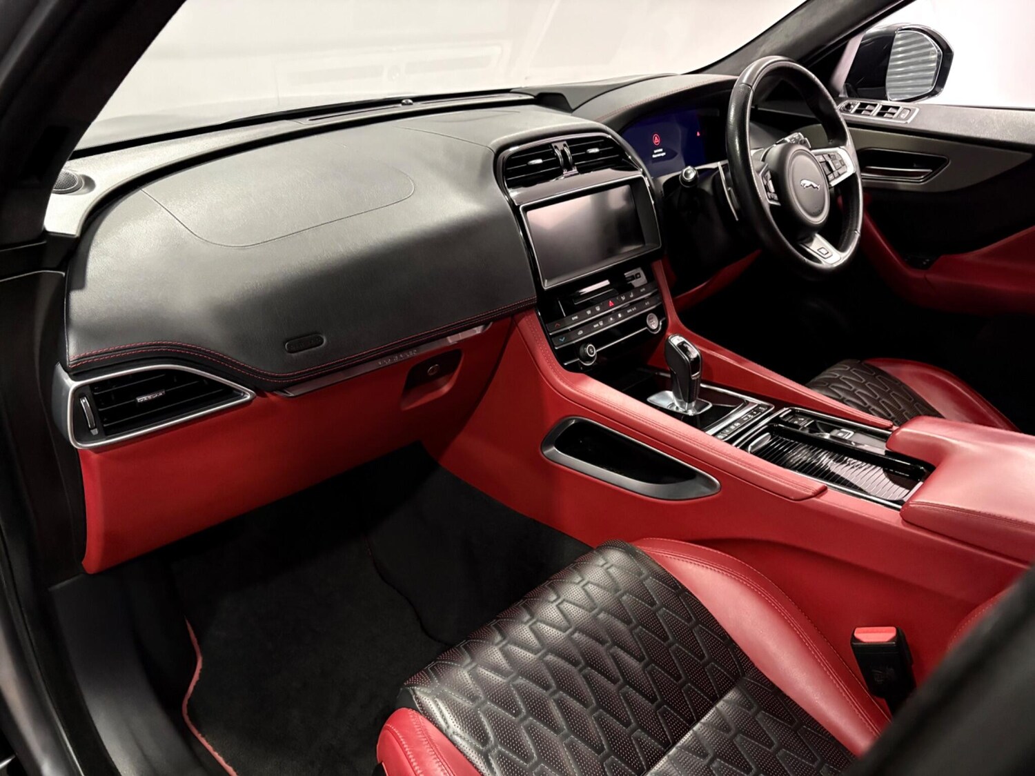 Used Jaguar F-Pace 2019 for sale - 78204255: Photo 11