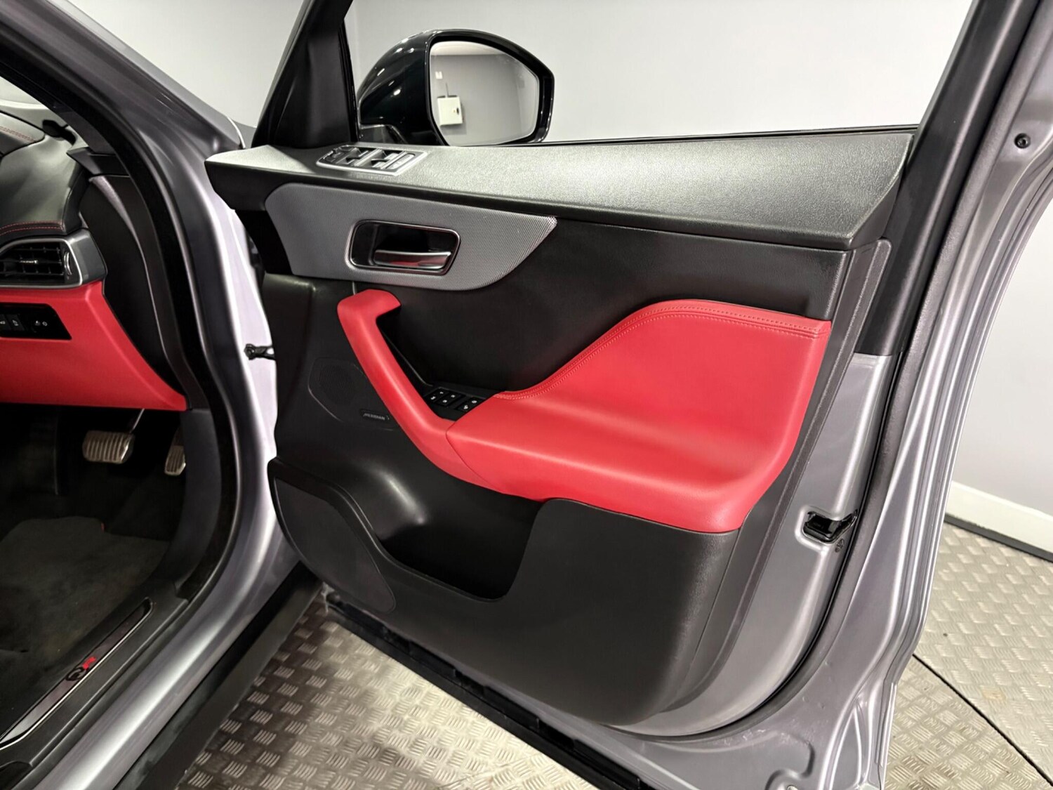 Used Jaguar F-Pace 2019 for sale - 78204255: Photo 44