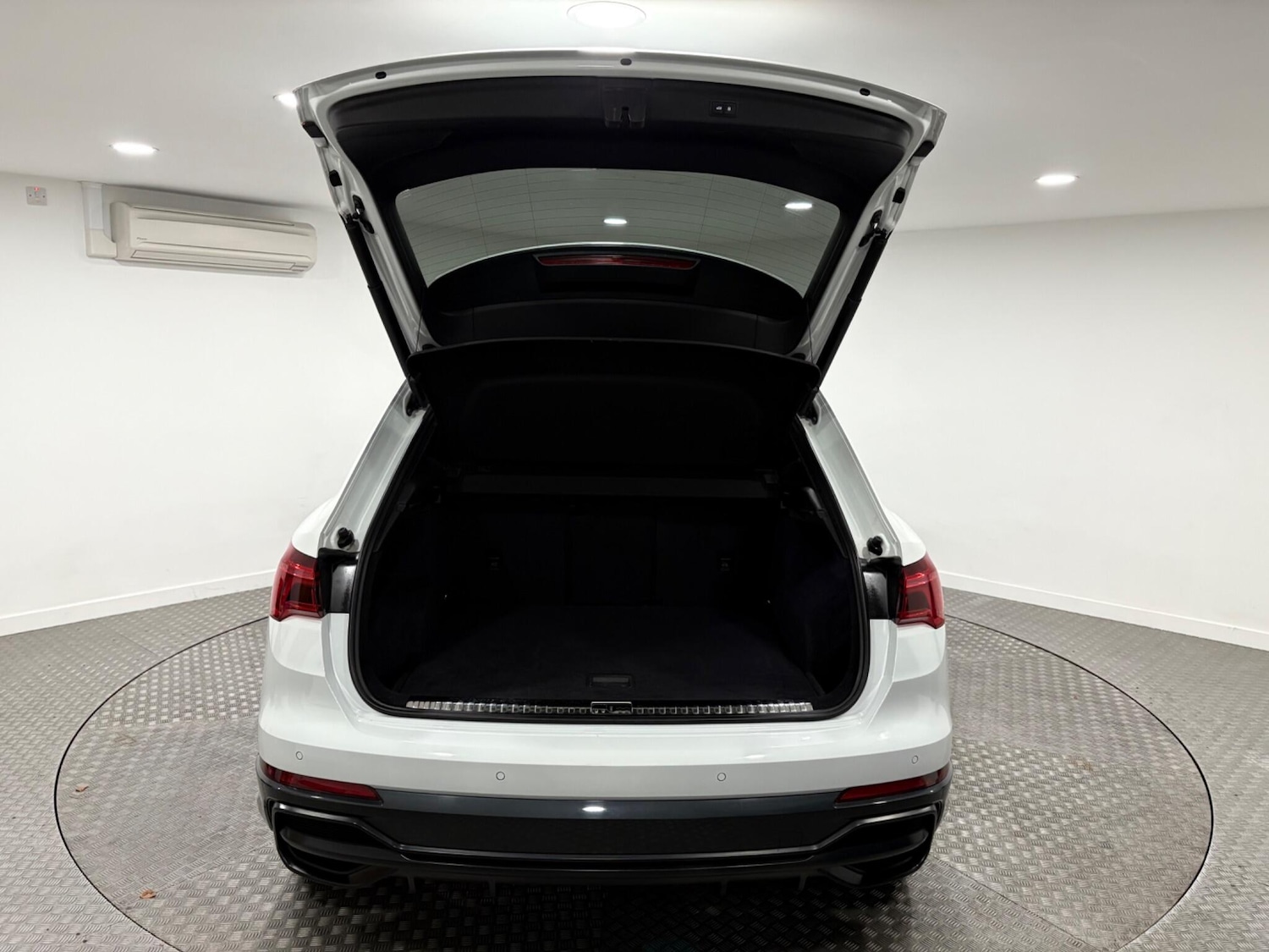 Used Audi Q3 2020 for sale - 77021069: Photo 53