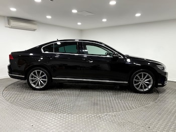 Used Volkswagen Passat 2020 for sale - 76671437: Photo