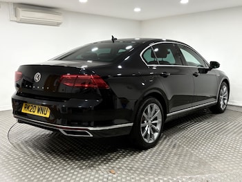 Used Volkswagen Passat 2020 for sale - 76671437: Photo