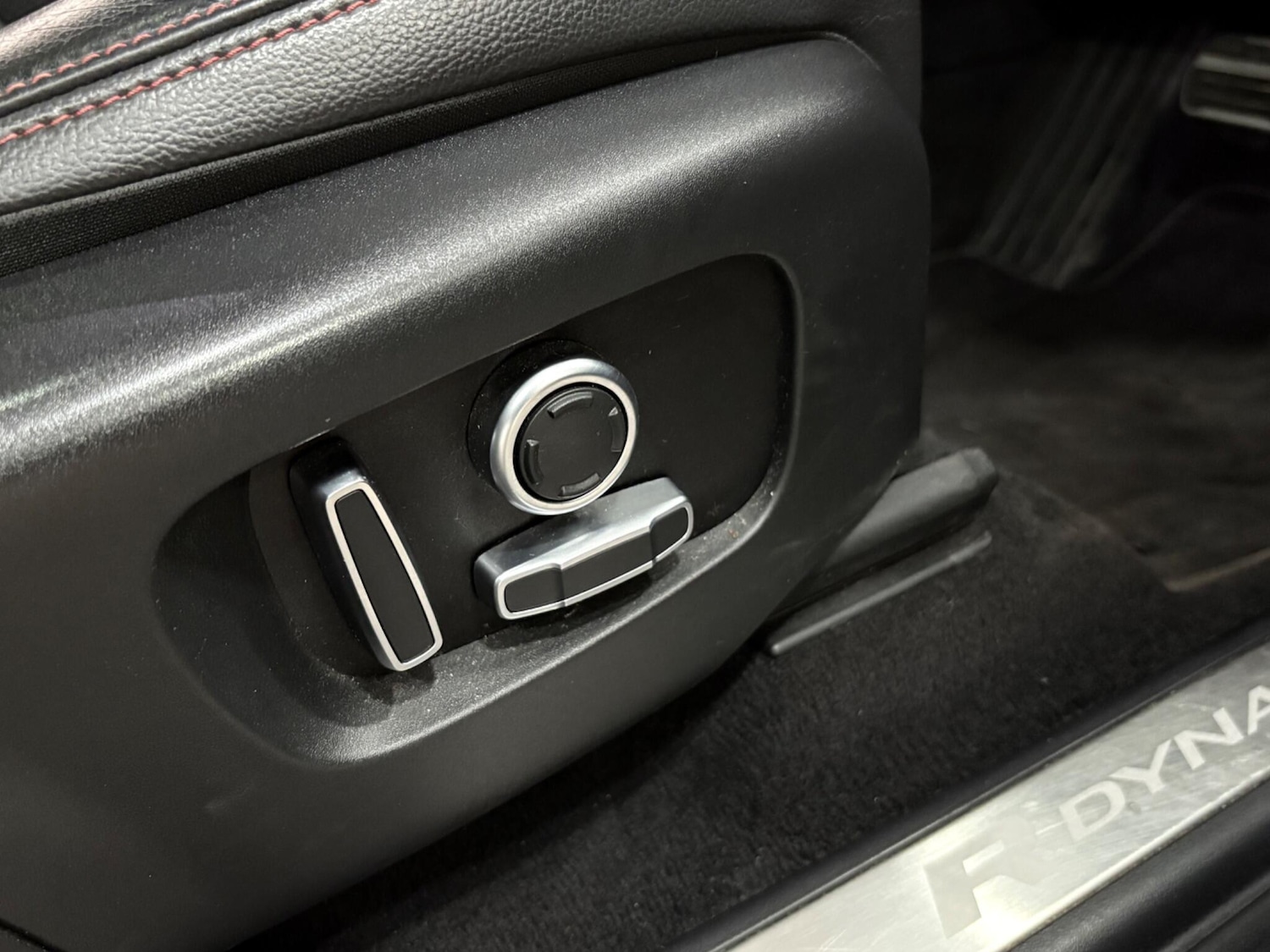 Used Land Rover Discovery Sport for sale - 76612790: Photo 13