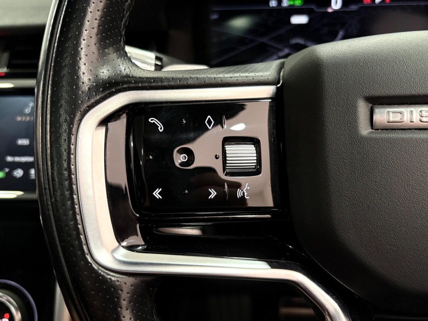 Used Land Rover Discovery Sport for sale - 76612790: Photo 17