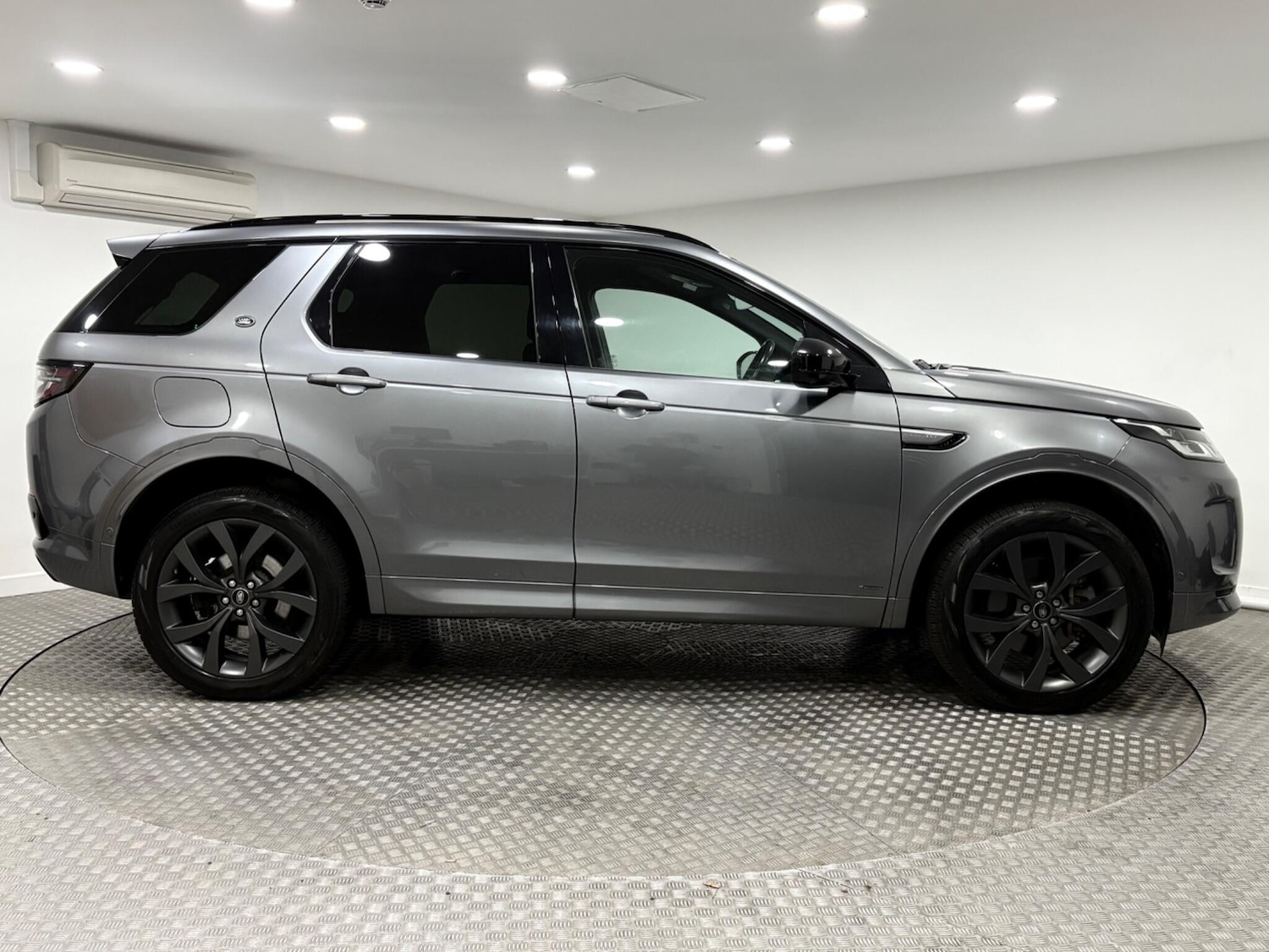 Used Land Rover Discovery Sport for sale - 76612790: Photo 2