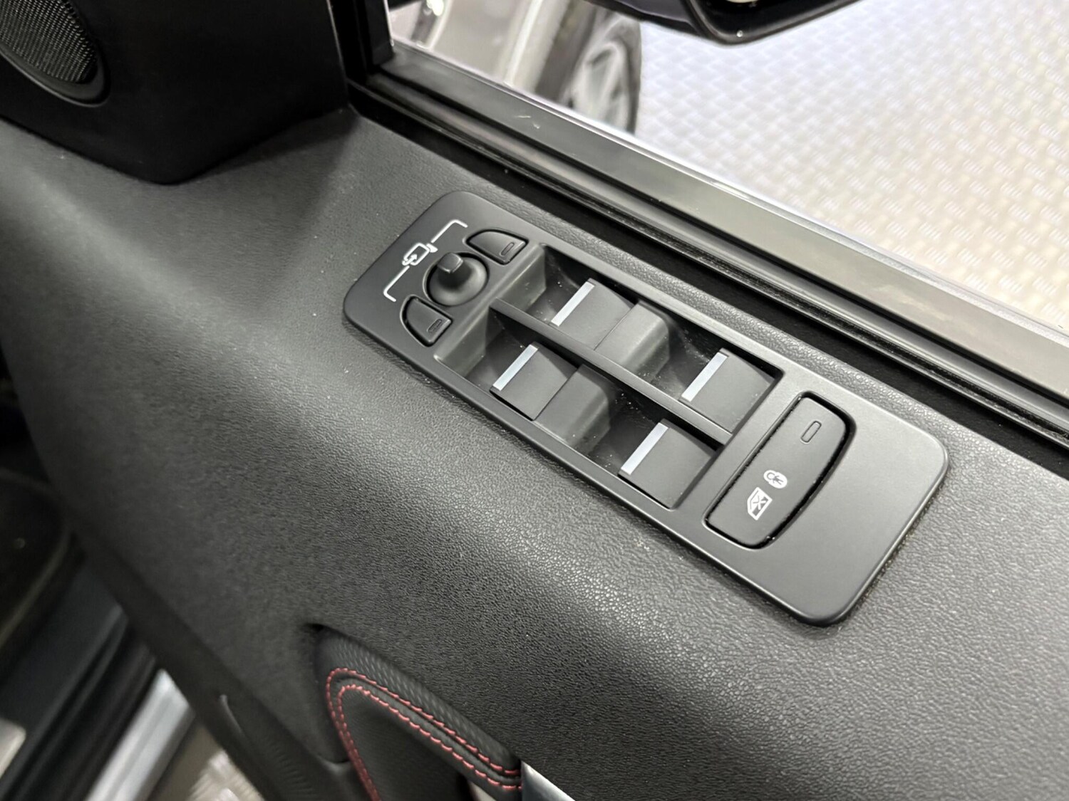 Used Land Rover Discovery Sport for sale - 76612790: Photo 44