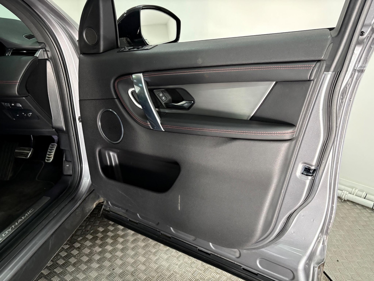 Used Land Rover Discovery Sport for sale - 76612790: Photo 45