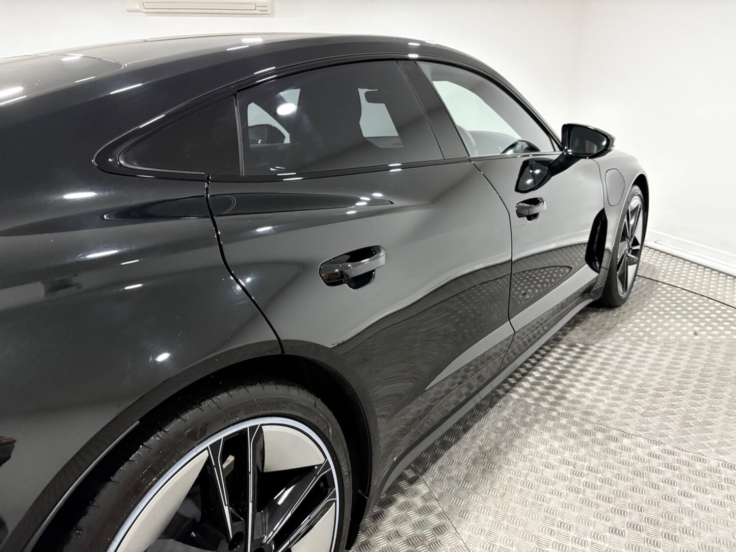 Used Audi RS e-tron GT 2022 for sale - 76743302: Photo 61