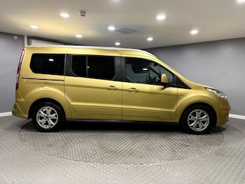 Used Ford Grand Tourneo Connect 2016 for sale - 79106536: Photo