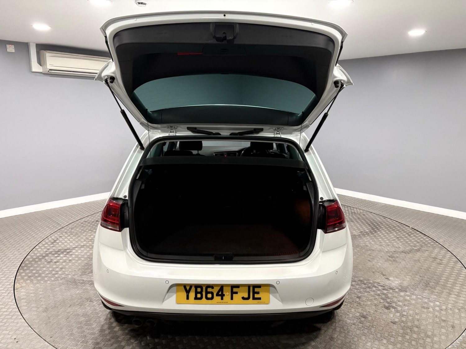 Used Volkswagen Golf 2014 for sale - 77924972: Photo 39