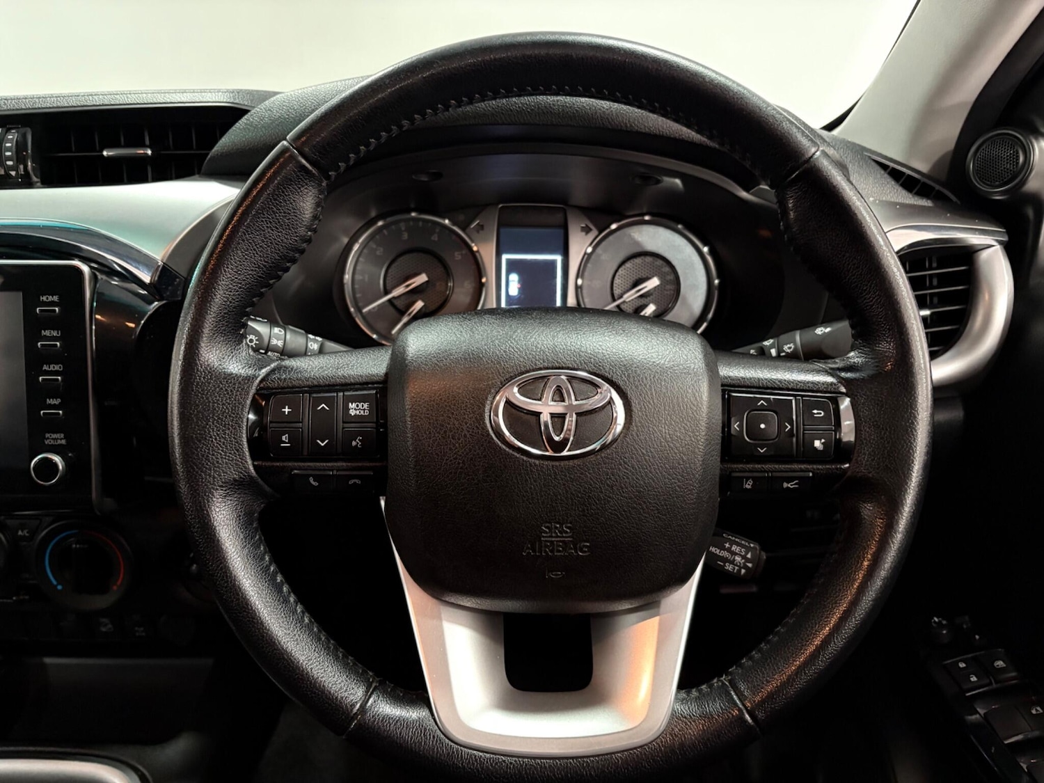 Used Toyota Hilux 2021 for sale - 77021005: Photo 13
