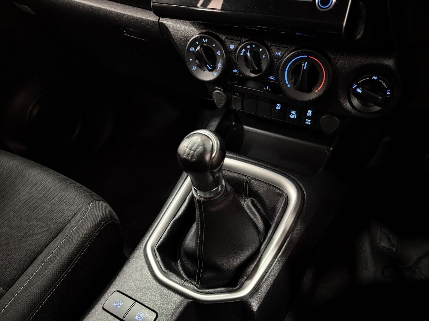 Used Toyota Hilux 2021 for sale - 77021005: Photo 26