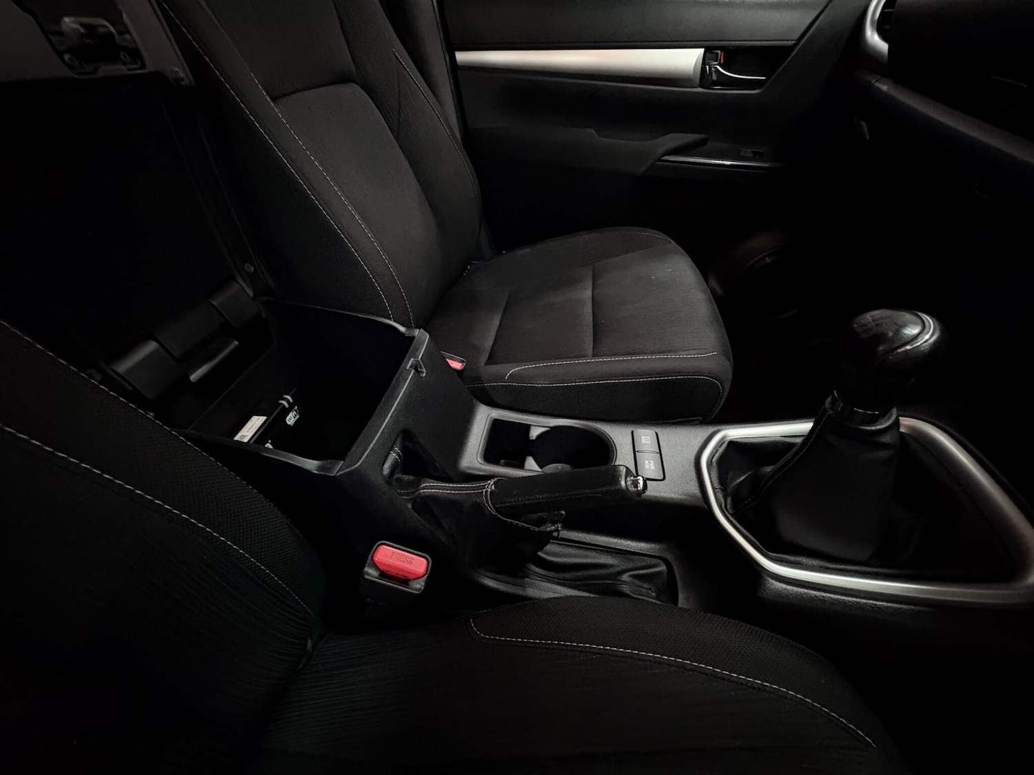 Used Toyota Hilux 2021 for sale - 77021005: Photo 32