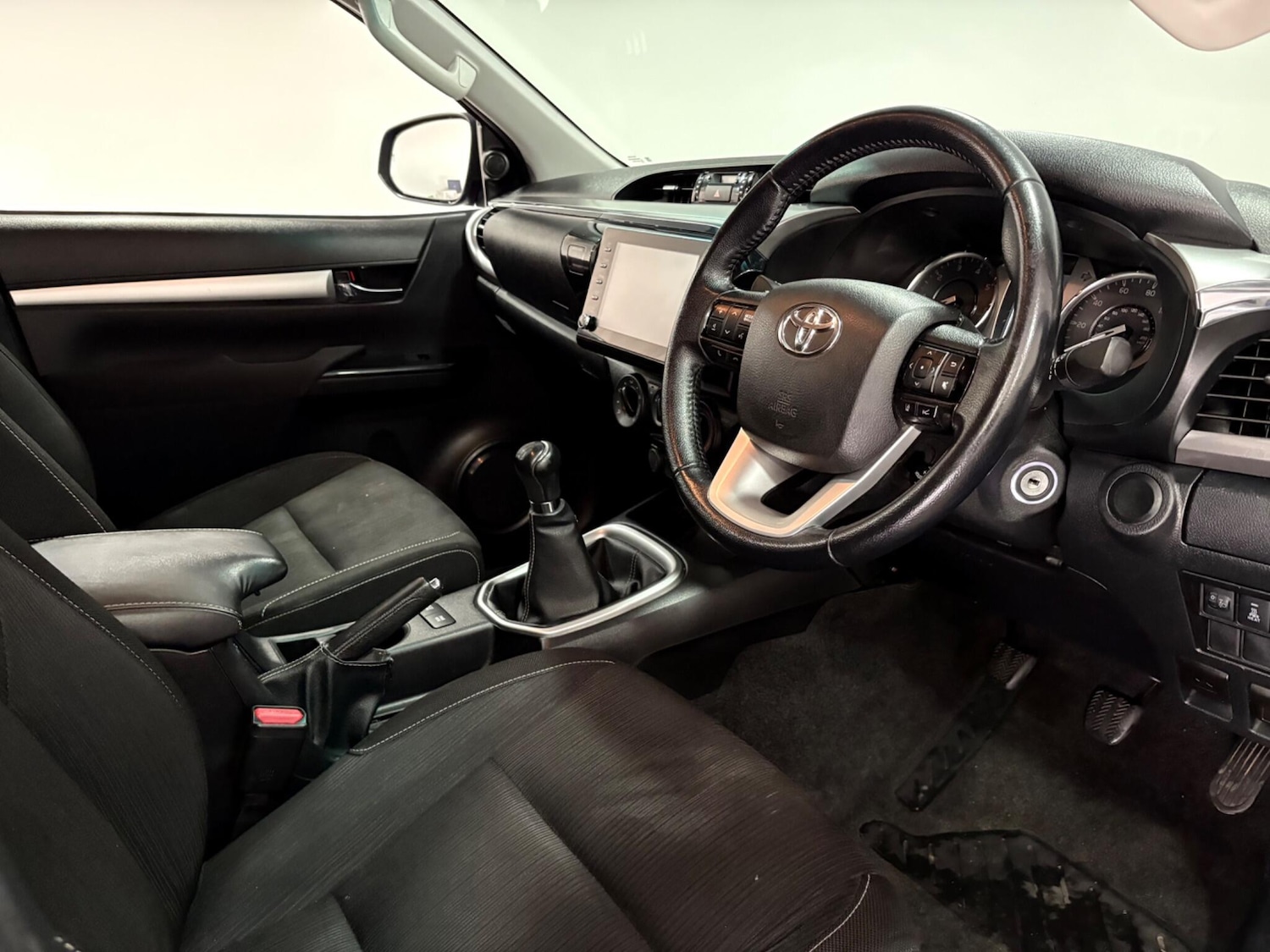 Used Toyota Hilux 2021 for sale - 77021005: Photo 9