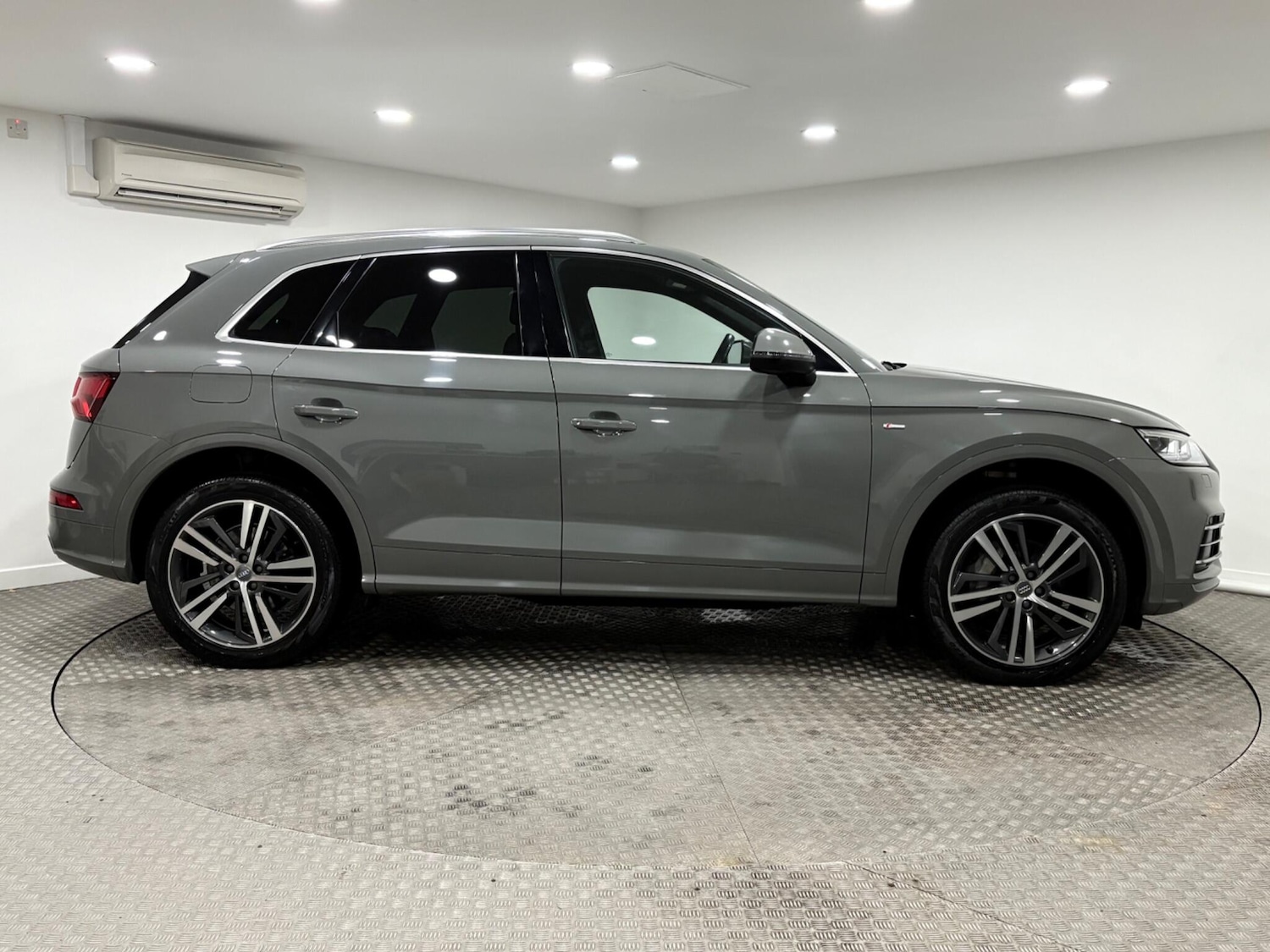 Used Audi Q5 for sale - 77229540: Photo 2