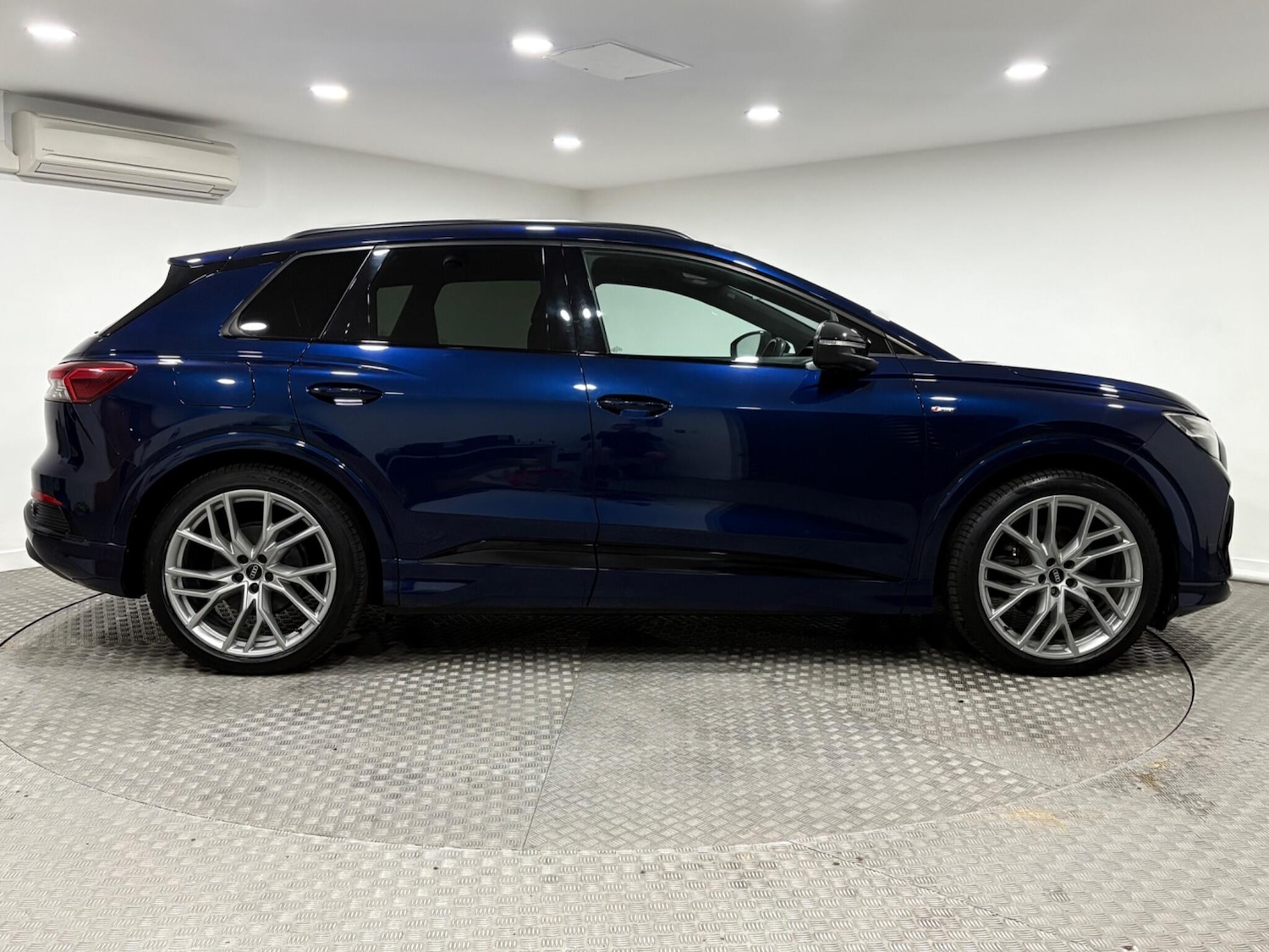 Used Audi Q4 e-tron 2021 for sale - 77658734: Photo 2