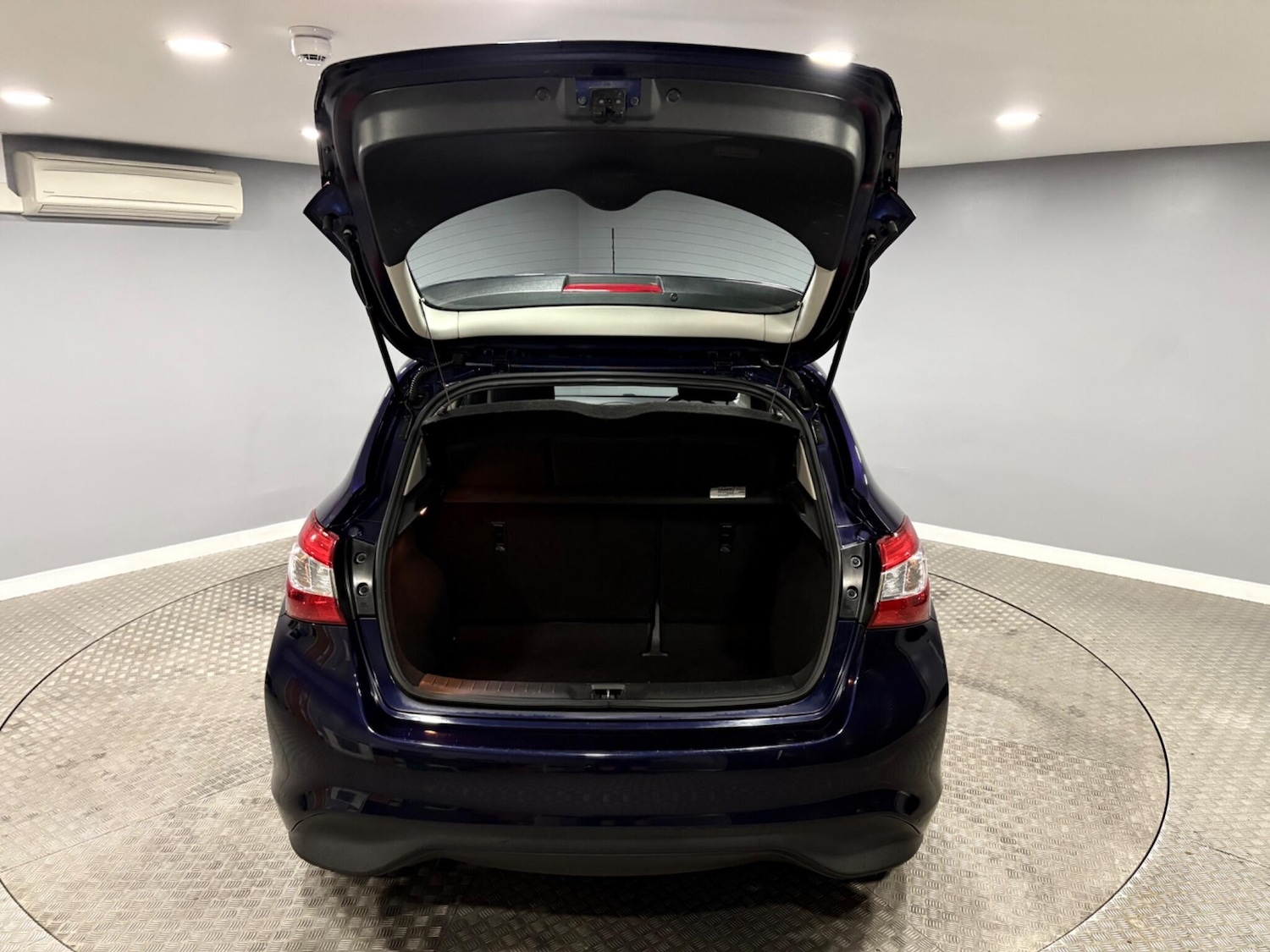 Used Nissan Pulsar 2017 for sale - 77696432: Photo 36