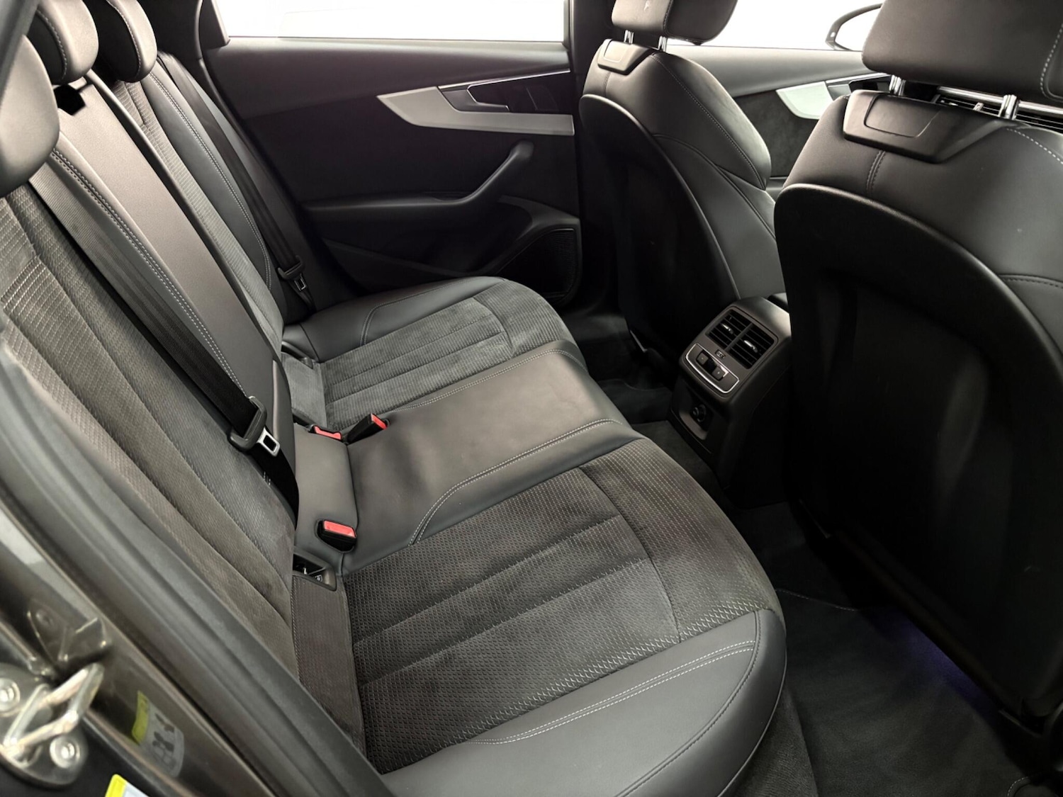 Used Audi A4 2021 for sale - 77021145: Photo 48