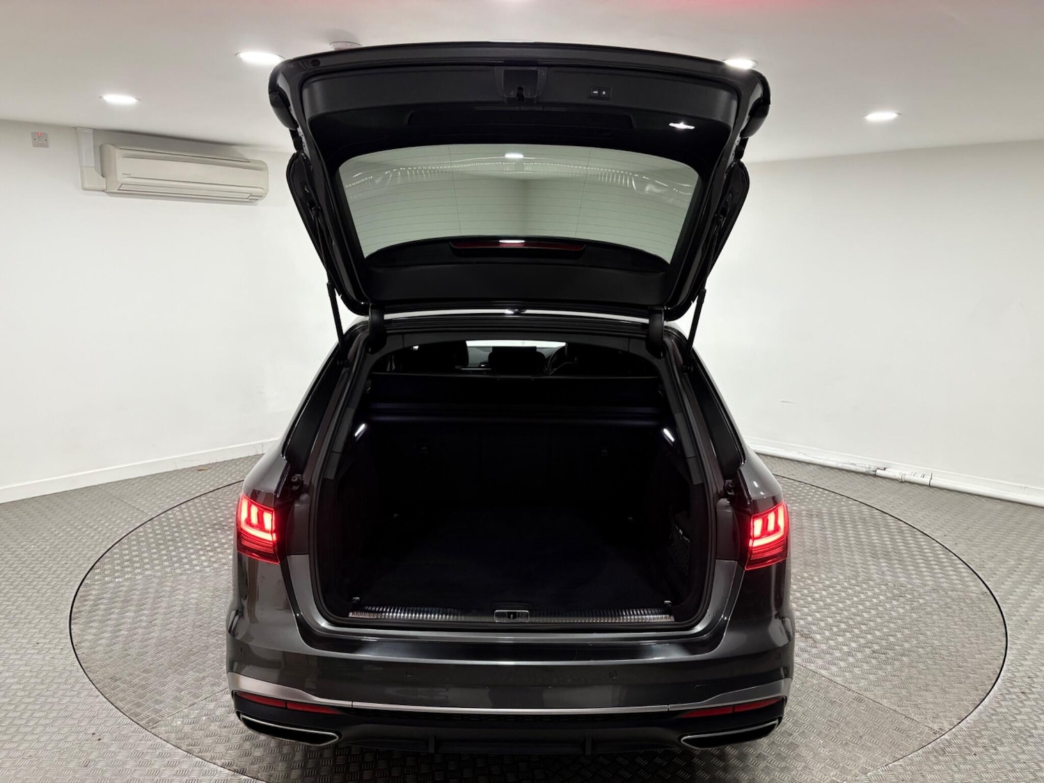 Used Audi A4 2021 for sale - 77021145: Photo 51