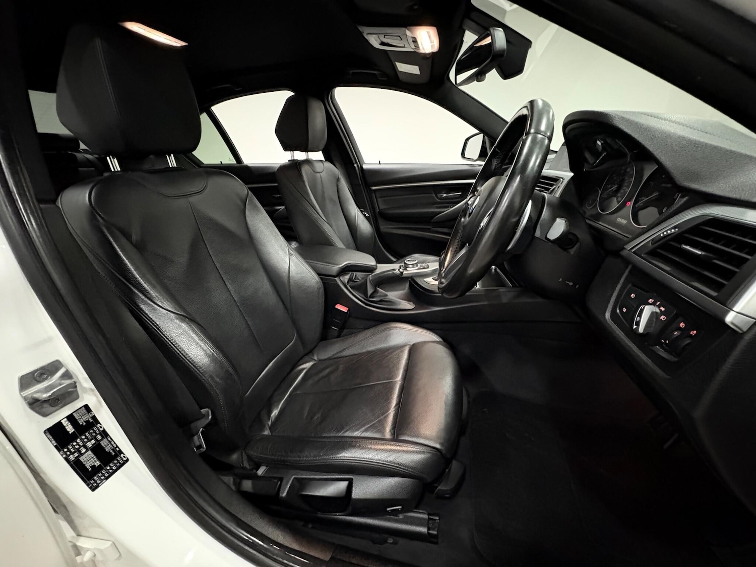 Used BMW 3 Series 2019 for sale - 77021093: Photo 12