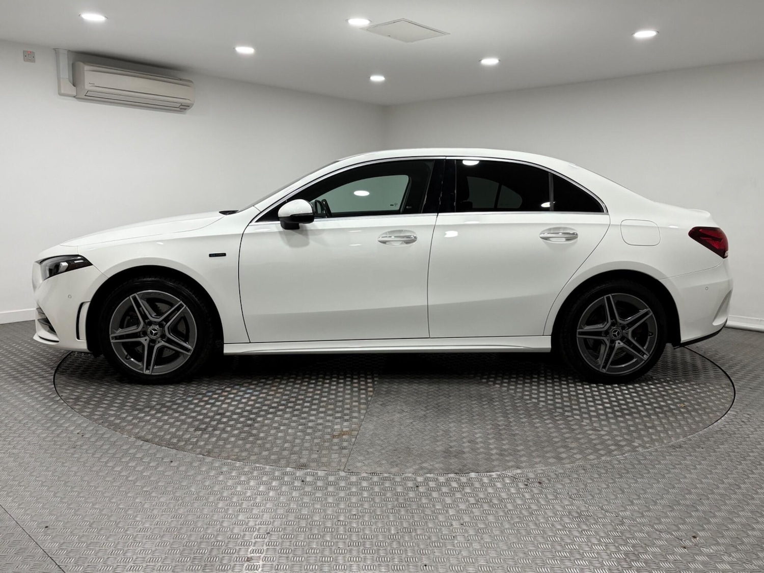 Used Mercedes-Benz A-Class 2021 for sale - 76336141: Photo 6