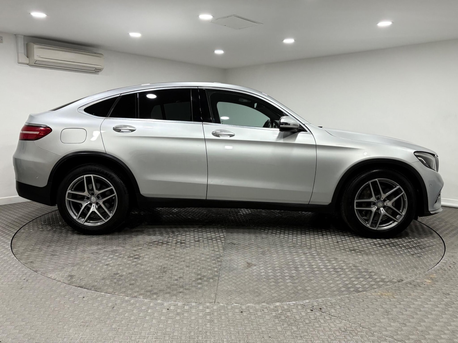 Used Mercedes-Benz GLC 2017 for sale - 77021108: Photo 2