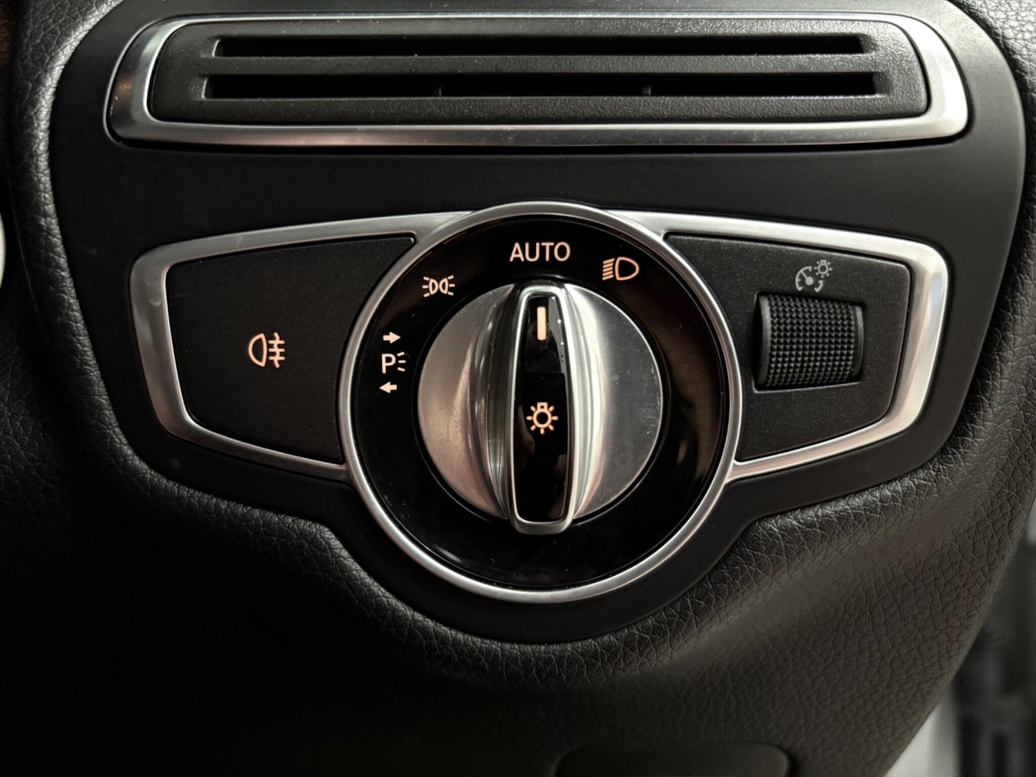 Used Mercedes-Benz GLC 2017 for sale - 77021108: Photo 37