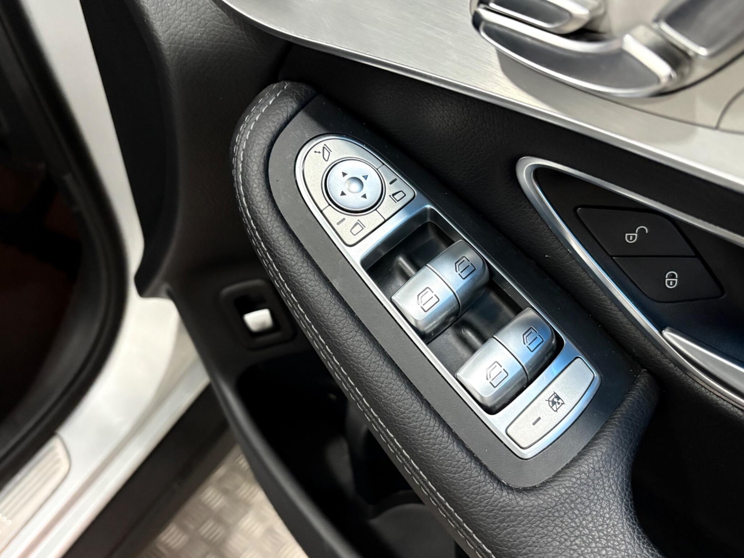 Used Mercedes-Benz GLC 2017 for sale - 77021108: Photo 39