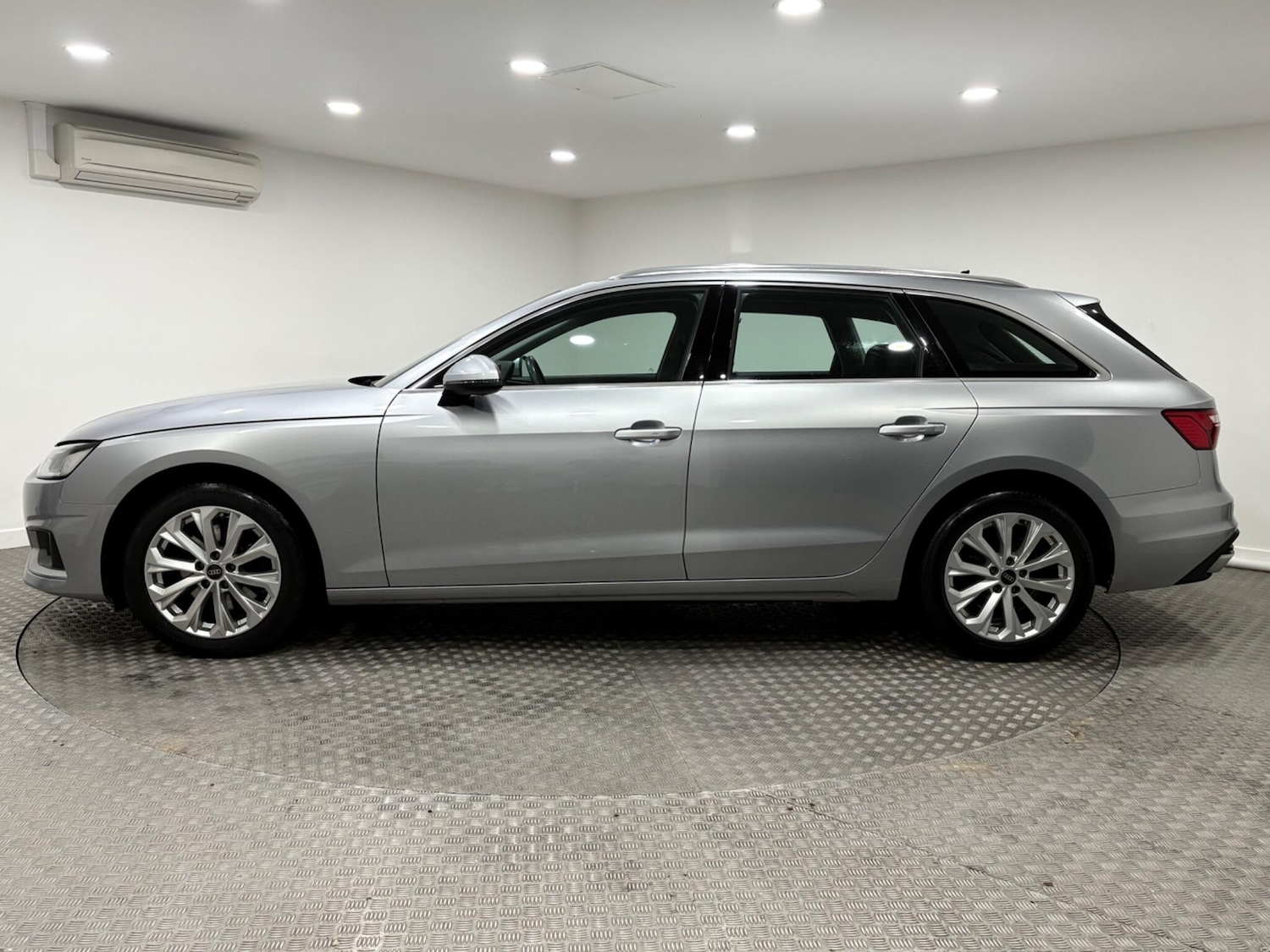 Used Audi A4 Avant 2022 for sale - 77021218: Photo 6