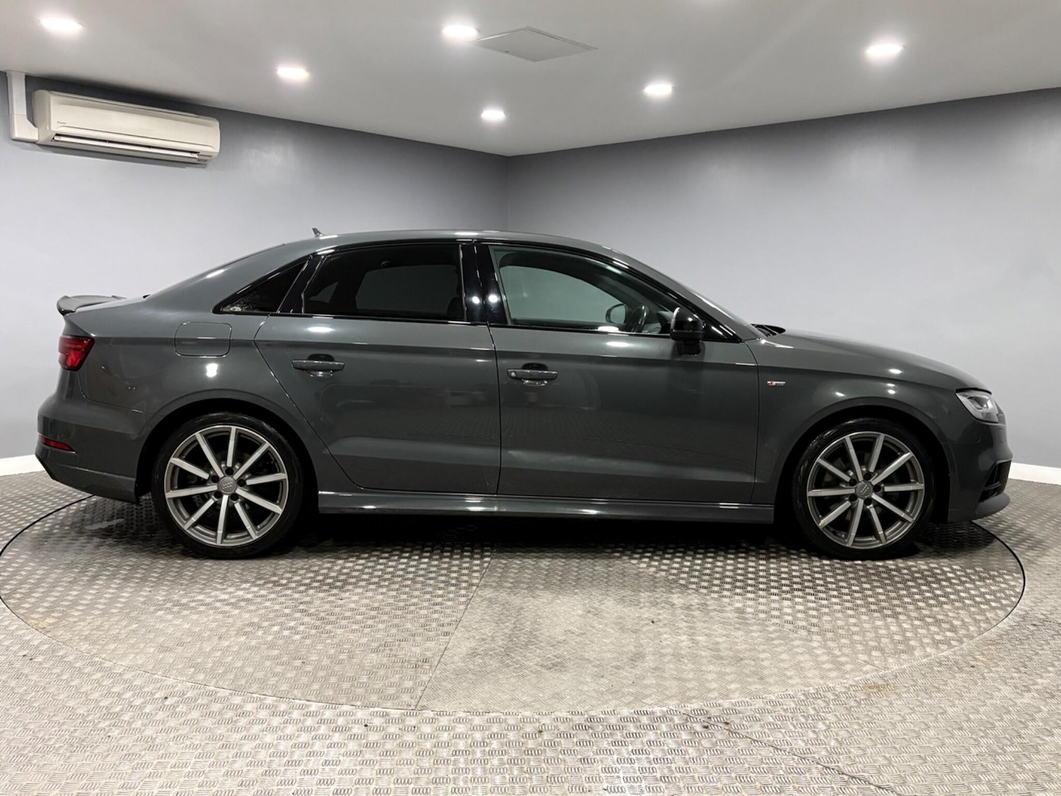 Used Audi A3 2017 for sale - 77696059: Photo 2