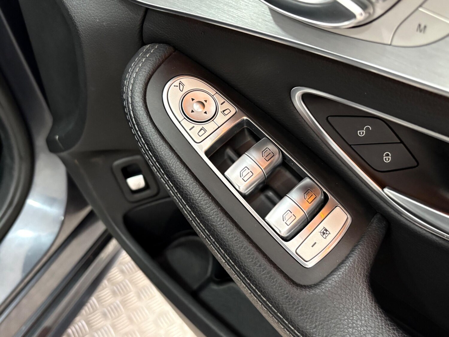 Used Mercedes-Benz C Class 2014 for sale - 76001885: Photo 37