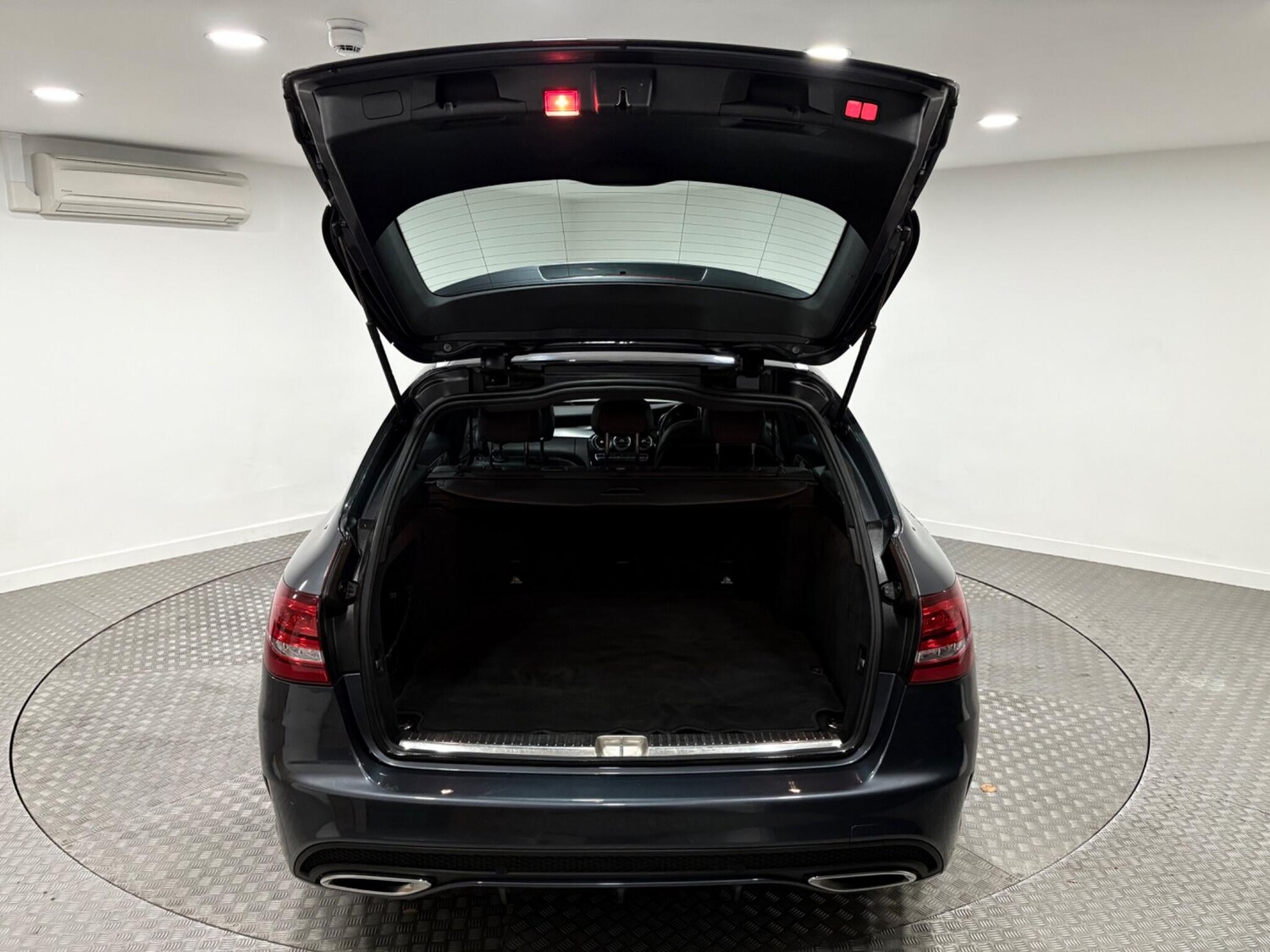 Used Mercedes-Benz C Class 2014 for sale - 76001885: Photo 44