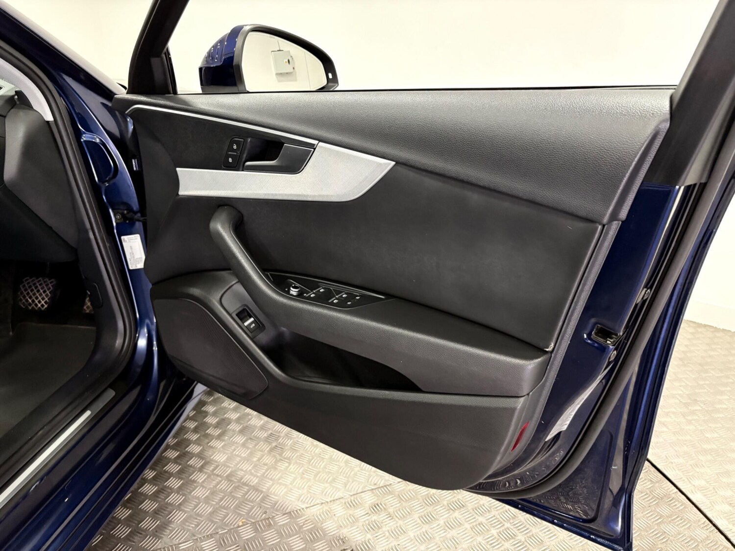 Used Audi A4 2020 for sale - 76239194: Photo 41