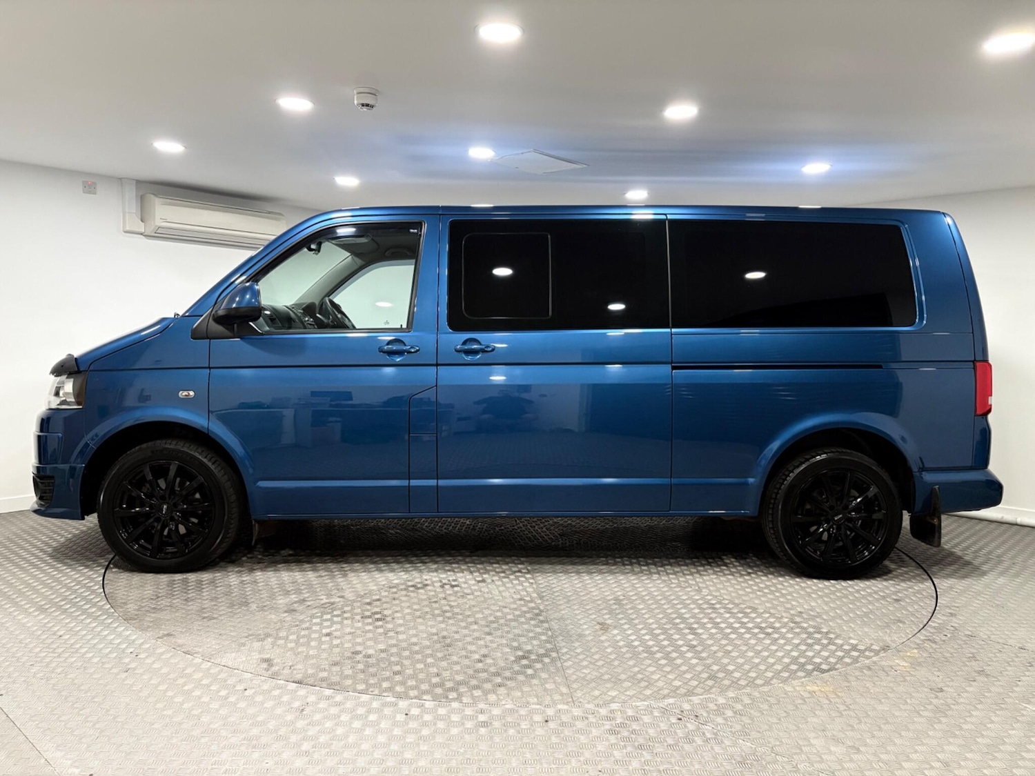 Used Volkswagen Transporter Shuttle 2013 for sale - 77017157: Photo 6