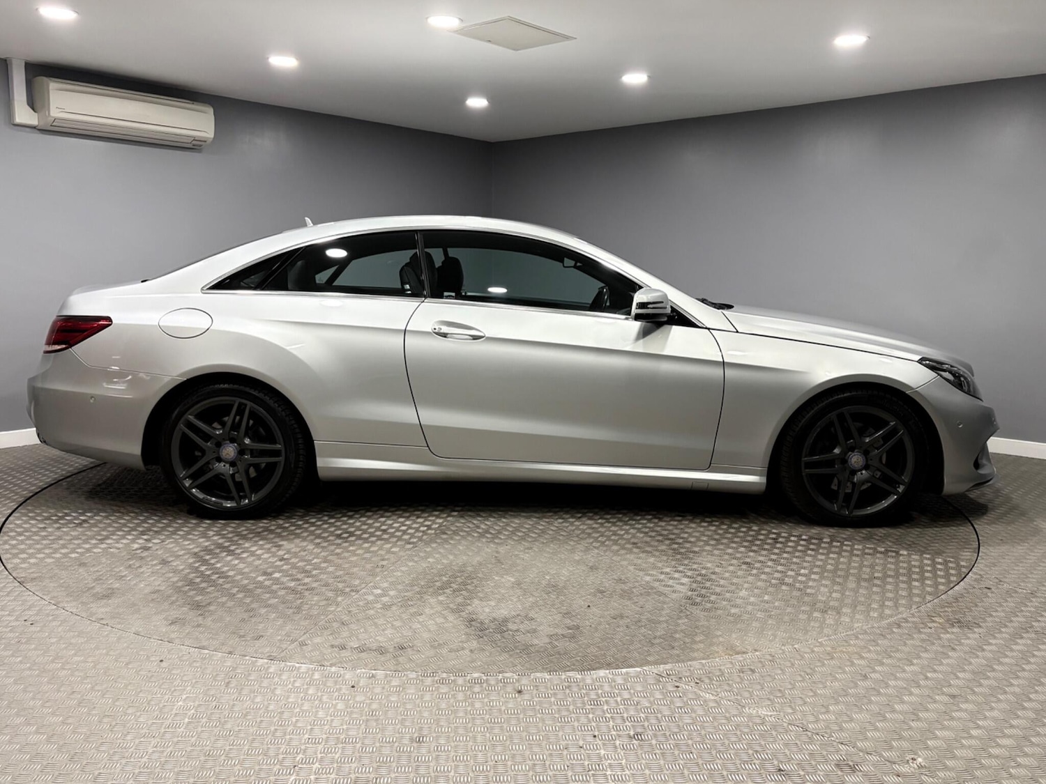 Used Mercedes-Benz E Class 2016 for sale - 78034206: Photo 2