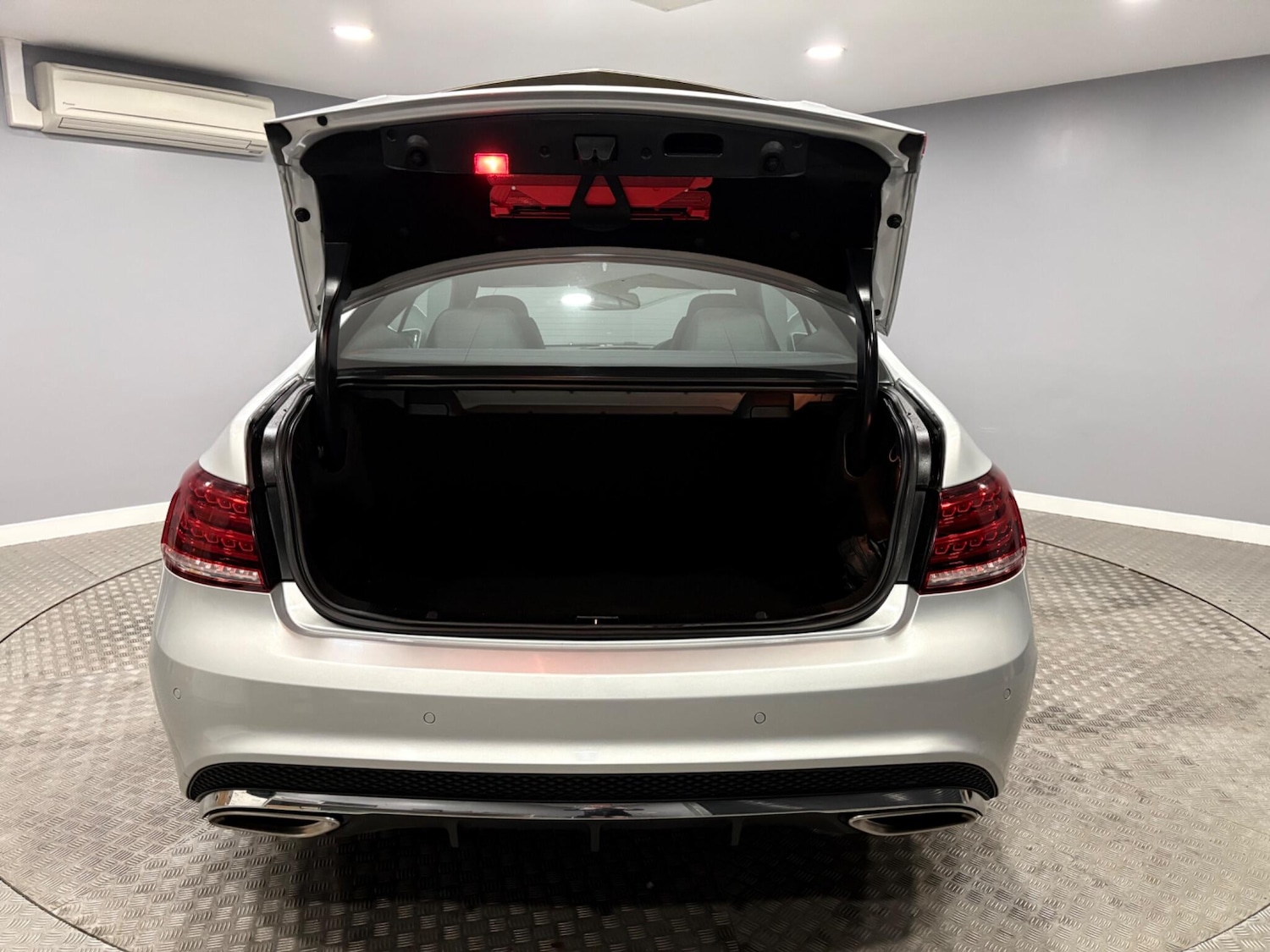 Used Mercedes-Benz E Class 2016 for sale - 78034206: Photo 40