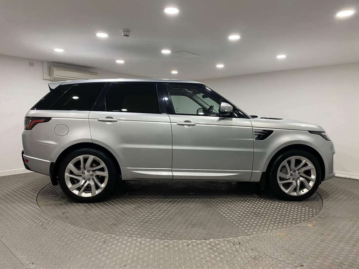 Used Land Rover Range Rover Sport 2021 for sale - 77021324: Photo 2
