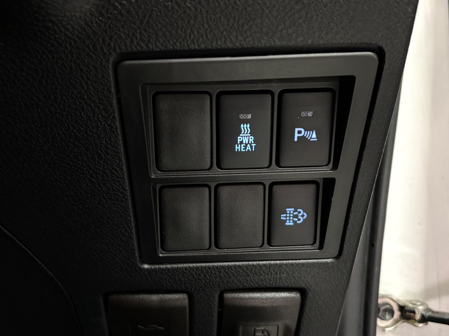 Used Toyota Hilux 2021 for sale - 77597754: Photo 30