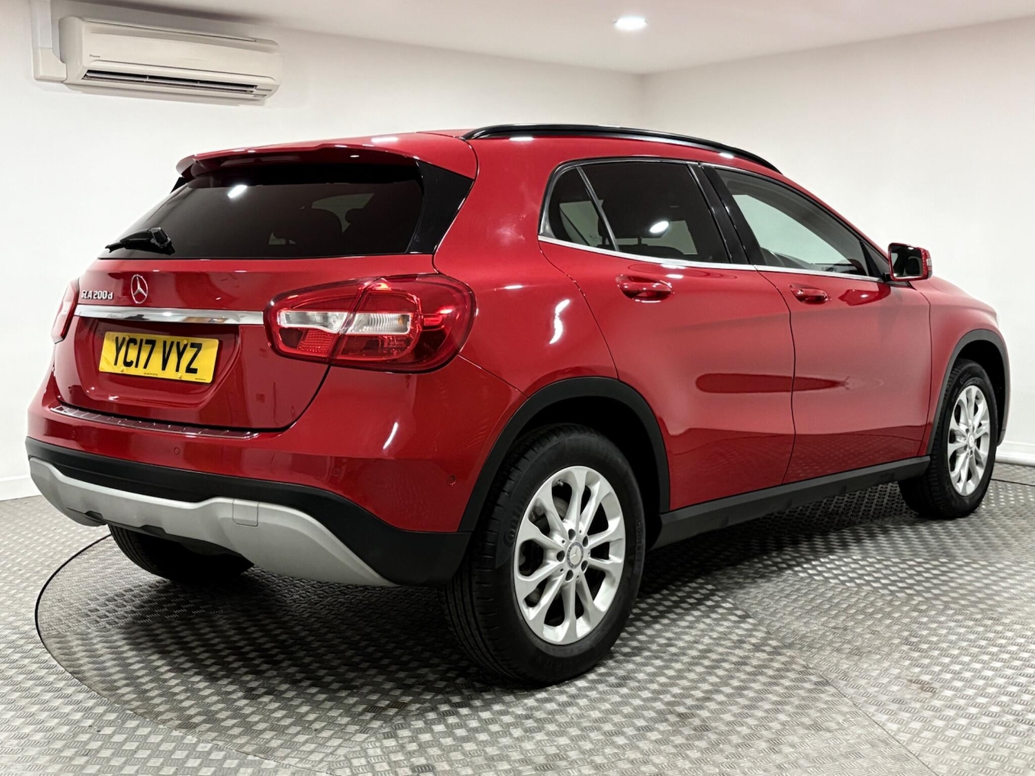 Used Mercedes-Benz GLA 2017 for sale - 76671638: Photo 3