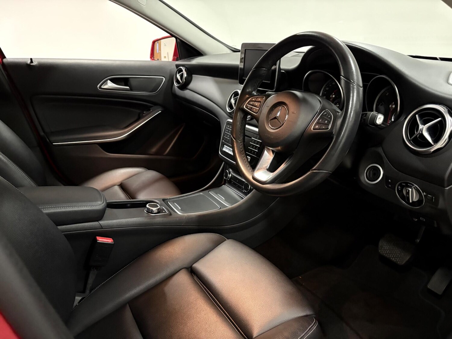 Used Mercedes-Benz GLA 2017 for sale - 76671638: Photo 9