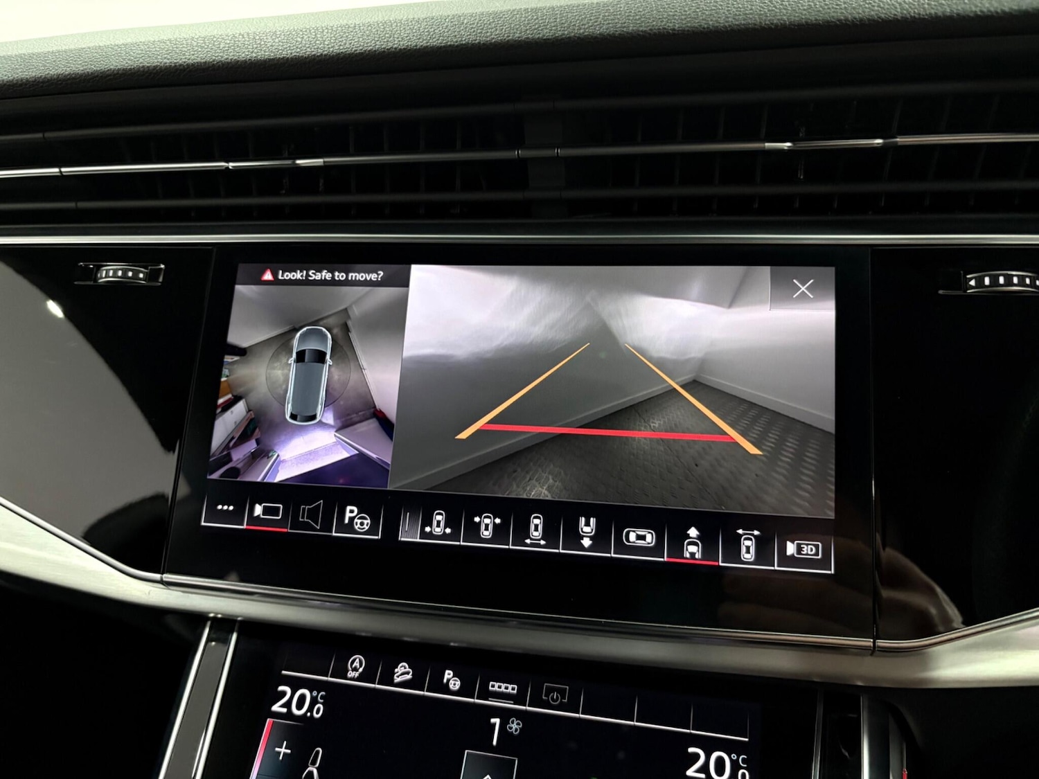 Used Audi Q8 2022 for sale - 76349501: Photo 35